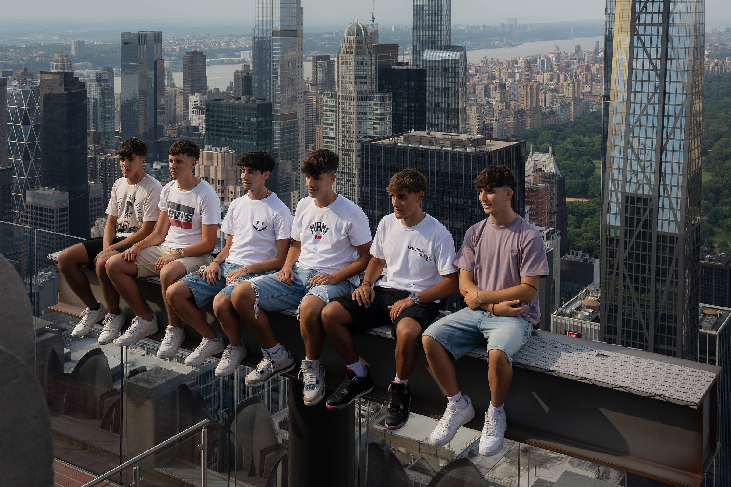 Mirante do Rockfeller, em Nova York, recria foto famosa – 10/12/2025 – Turismo