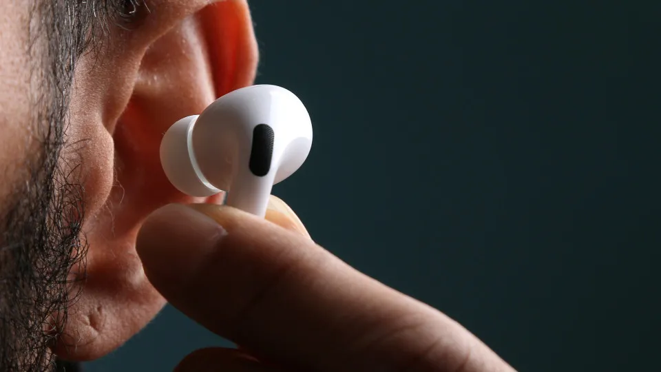 Usa fones de ouvido? Estudo faz alerta sobre risco de infecção