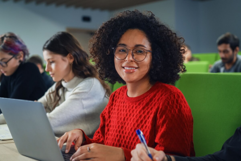Veja como cursos profissionalizantes podem acelerar a entrada no mercado de trabalho